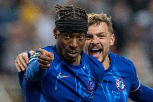 理查兹：不理解阿森纳想要马杜埃凯，难道他能替代萨卡吗？